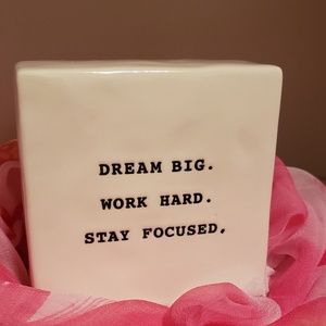 🆕️Rae Dunn 🌈Insprational🌈 paper weight-New